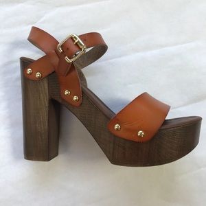 Cognac Faux Wood Platform Heel